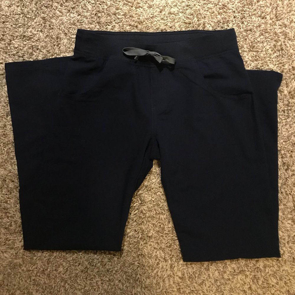 NEW Women's Figs Scrub Pants (small, navy)